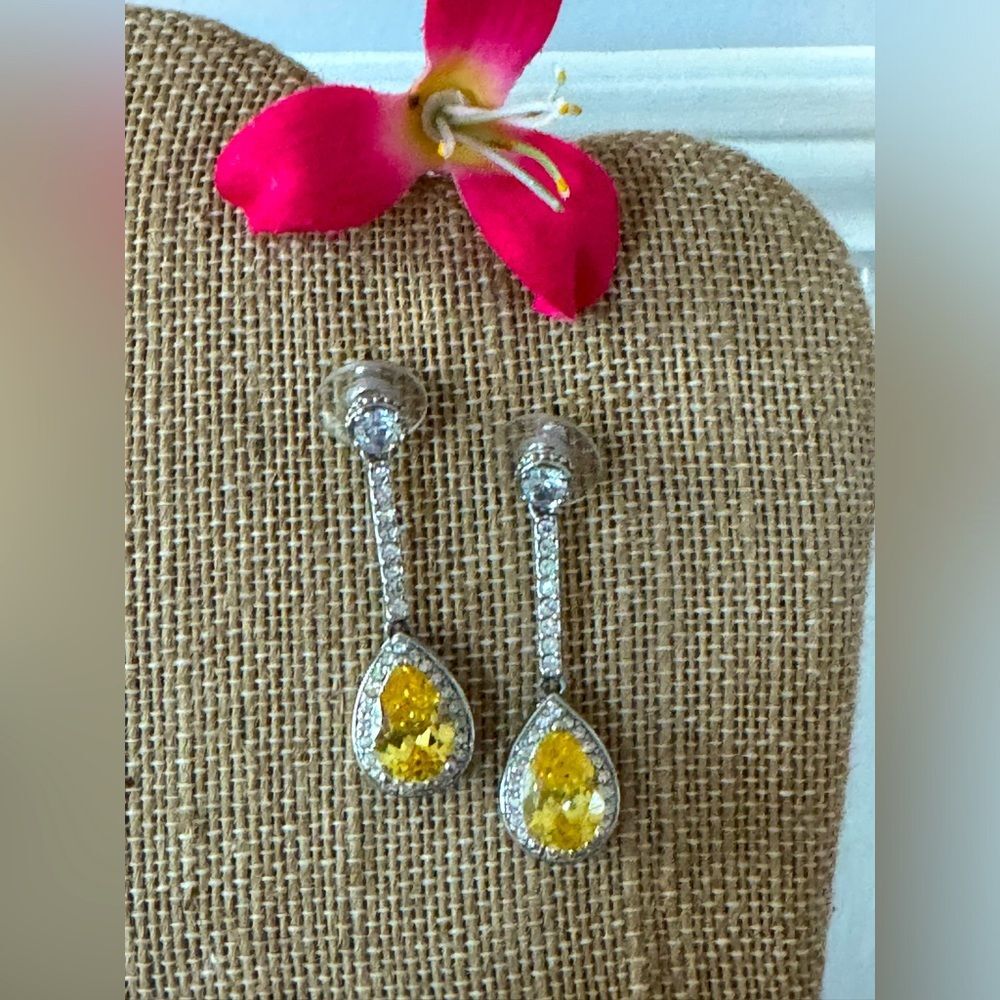 Gorgeous! Mustard-colored fun earrings!